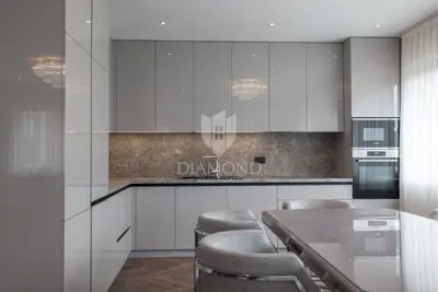 Apartment 119 m², Rovinj - elite zone and private yard - 2