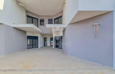 Stan 62 m², Umag - 2 spavaće sobe, terasa - 7