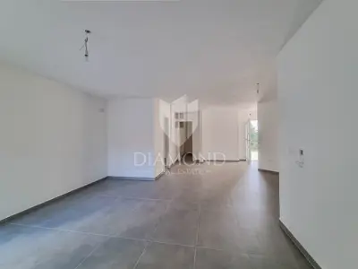 Stan 62 m², Umag - 2 spavaće sobe, terasa - 4