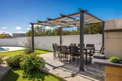 Kuća 170 m², Krk - moderna kuća s bazenom - 4
