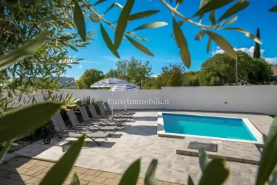 Kuća 170 m², Krk - moderna kuća s bazenom - 2