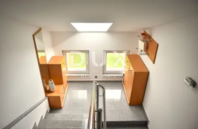 Rijeka, donja Drenova, 4-Zimmer-Wohnung, 186 m², neuere Bauweise, geräumige Terrasse