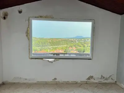 Kuća s tri stambene jedinice – okolica Labina - 15