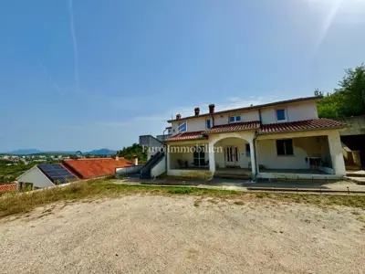 Kuća s tri stambene jedinice – okolica Labina - 22