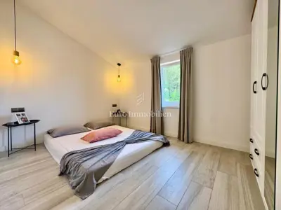 Kuća s tri stambene jedinice – okolica Labina - 6
