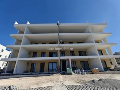 Stan 75 m² na Čiovu, 2 spavaće sobe i lođa