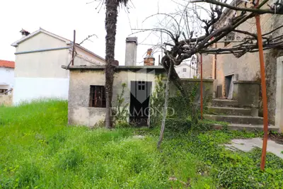 Kamena kuća, Žminj - velika okućnica i pomoćni objekt - 9