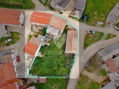 Kamena kuća, Žminj - velika okućnica i pomoćni objekt - 4