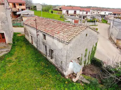 Kamena kuća, Žminj - velika okućnica i pomoćni objekt - 6
