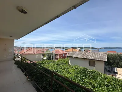 Wohnung 90 m², Okrug Gornji - Meerblick und Loggia