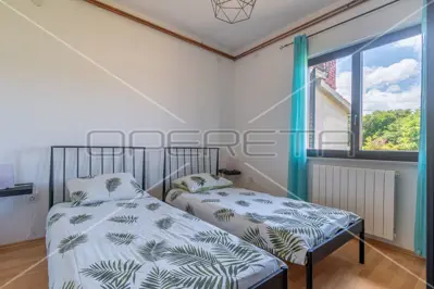 House 250 m², Barban - investment property with pool - 14