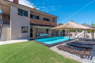 House 250 m², Barban - investment property with pool