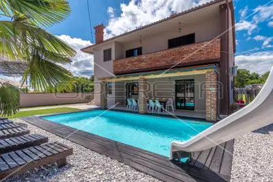 House 250 m², Barban - investment property with pool - 3