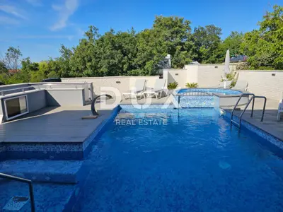 Dvojna vila 270 m², Krk - bazen, sauna i jacuzzi - 13