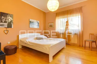 Kuća 298 m², Lug Samoborski - mirna okućnica i privatnost - 12