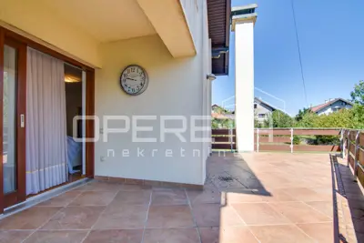 Kuća 298 m², Lug Samoborski - mirna okućnica i privatnost - 22