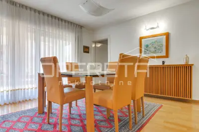 Kuća 298 m², Lug Samoborski - mirna okućnica i privatnost - 8