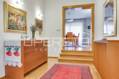Kuća 298 m², Lug Samoborski - mirna okućnica i privatnost - 4