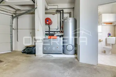 Kuća 298 m², Lug Samoborski - mirna okućnica i privatnost - 20
