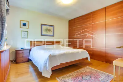 Kuća 298 m², Lug Samoborski - mirna okućnica i privatnost - 13