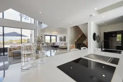 Vila 370 m², Čiovo - grijani bazen i vrt - 2