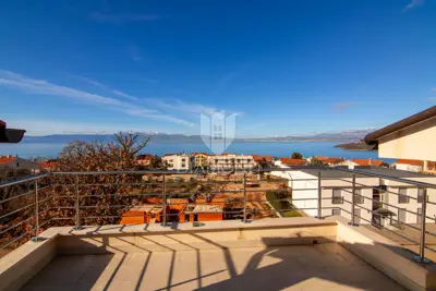 Apartment 80 m², Njivice on the island of Krk, sea view