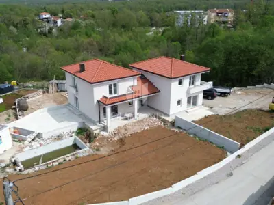 Mučići, Matulji - semi-detached house in high roh-bau condition with pool