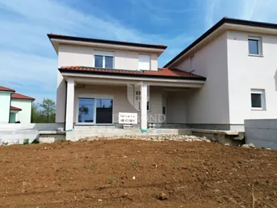 Mučići, Matulji - semi-detached house in high roh-bau condition with pool - 2