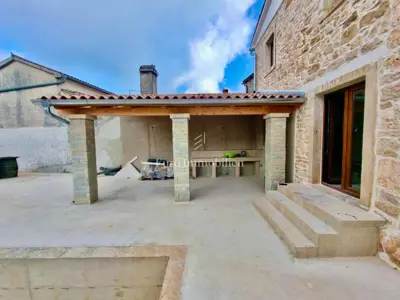 Haus 120 m², Žminj - Pool und Hof 684 m²