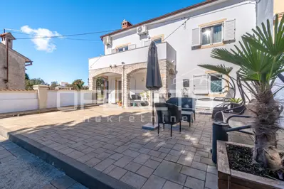 House 130 m², Divšići - peaceful surroundings and pool