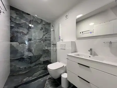 Apartmanska kuća 250 m², Bratuš - 30 m od mora - 11