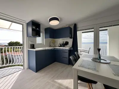 Apartmanska kuća 250 m², Bratuš - 30 m od mora - 10