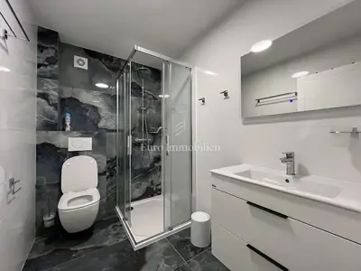 Apartmanska kuća 250 m², Bratuš - 30 m od mora - 18