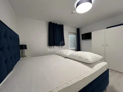 Apartmanska kuća 250 m², Bratuš - 30 m od mora - 14