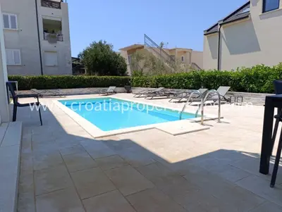 Kuća na otoku Hvaru, bazen i mediteranski vrt - 2