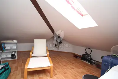 Pula, großzügige Wohnung in gefragter Lage - 5