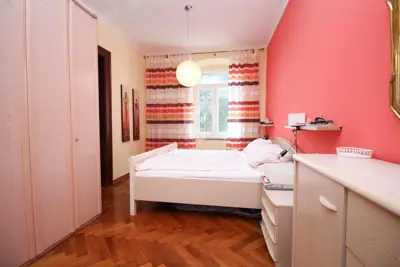 Pula, großzügige Wohnung in gefragter Lage - 9