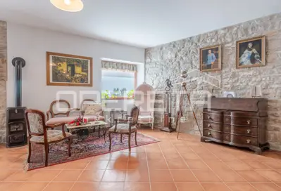 House 212 m², Buje - stone house in the center - 9