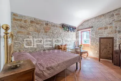 House 212 m², Buje - stone house in the center - 12