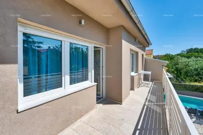 Haus 260 m², Ližnjan - ruhige Zone in der Nähe der Strände
