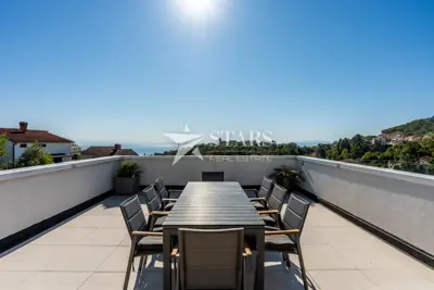 Opatija, Pobri - Penthouse s dvije prostrane terase i pogledom na Kvar