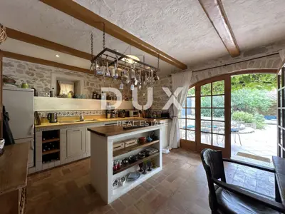 Haus 281 m², Poreč - 4 km vom Meer und zwei Steinhäuser - 22