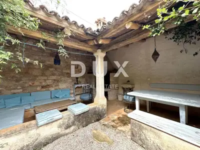 Haus 281 m², Poreč - 4 km vom Meer und zwei Steinhäuser - 14