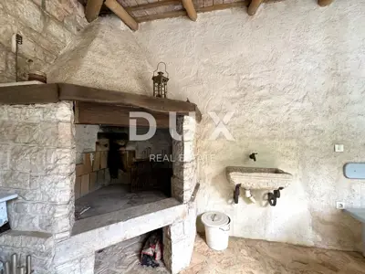 Haus 281 m², Poreč - 4 km vom Meer und zwei Steinhäuser - 16