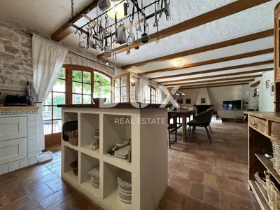 Haus 281 m², Poreč - 4 km vom Meer und zwei Steinhäuser - 20