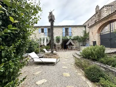 Haus 281 m², Poreč - 4 km vom Meer und zwei Steinhäuser