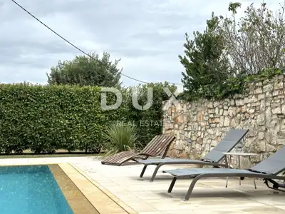 Haus 281 m², Poreč - 4 km vom Meer und zwei Steinhäuser - 9