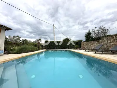 Haus 281 m², Poreč - 4 km vom Meer und zwei Steinhäuser - 5