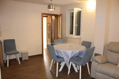 Kuća u Betini, blizu centra, dva apartmana - 9