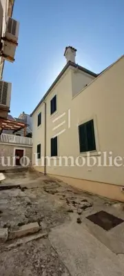 Kuća u Betini, blizu centra, dva apartmana - 16